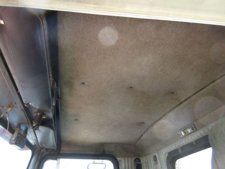 1992-kenworth-t800-image-10