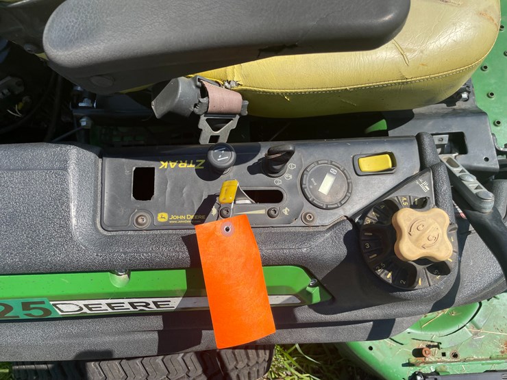 2016-john-deere-z915b-image-14