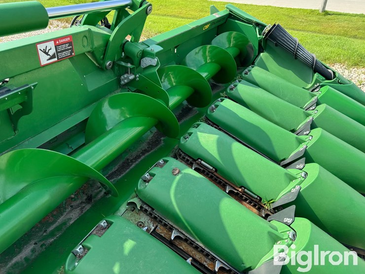 2022-john-deere-c18f-image-19