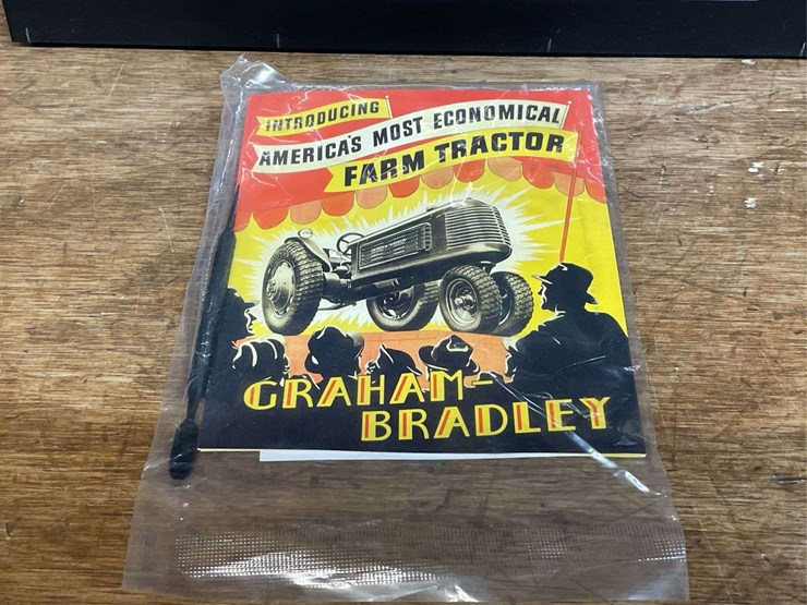 1/16-graham-bradley-dcp-image-2