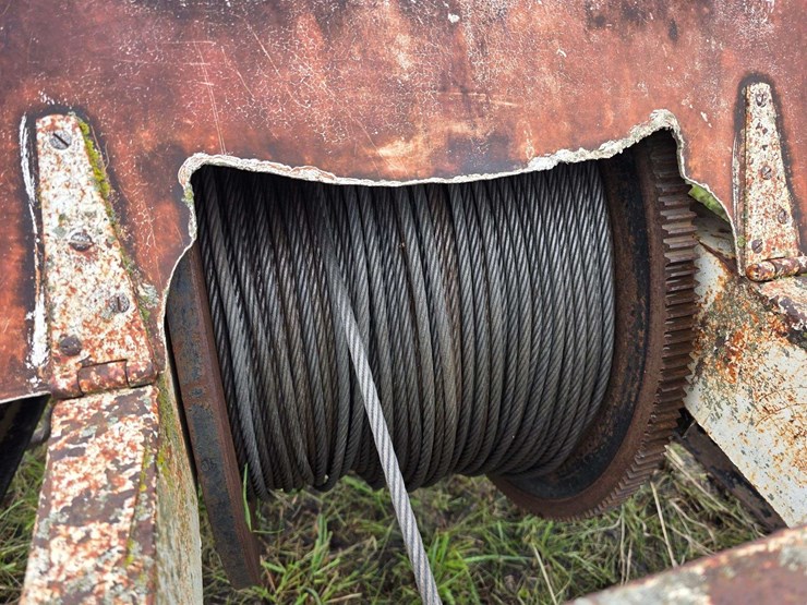 irrigation-water-cannon-on-gear,-hose-in-unknown-condition-(unusable),-has-not-been-used-in-years-image-3