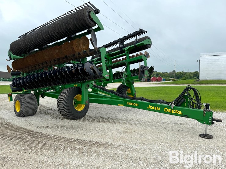 2023-john-deere-2680h-image-2