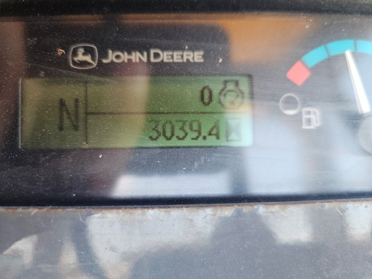2018-deere-210l-image-13