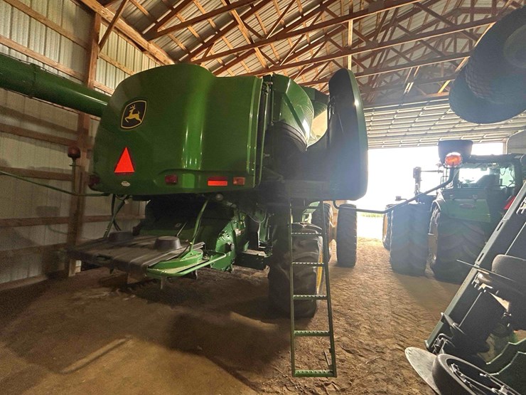 2011-john-deere-9770-sts-image-27