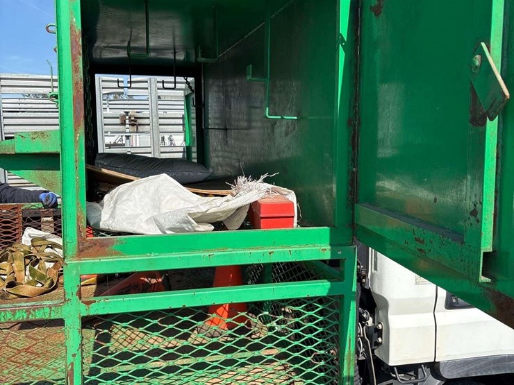 2007-mitsubishi-fuso-fe84d-image-15