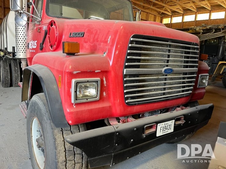 1995-ford-l9000-image-11