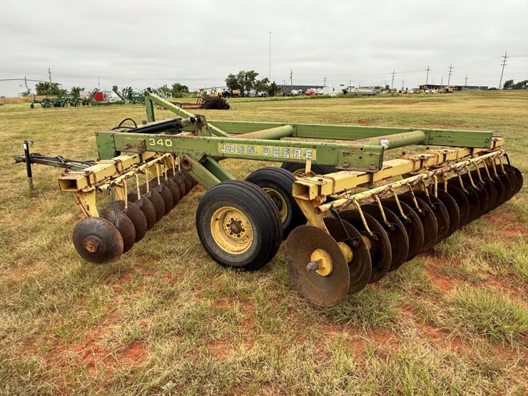 john-deere-340-image-10
