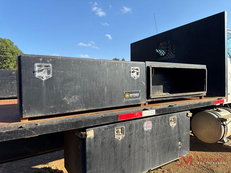 2004-sterling-tandem-flatbed-truck-image-15