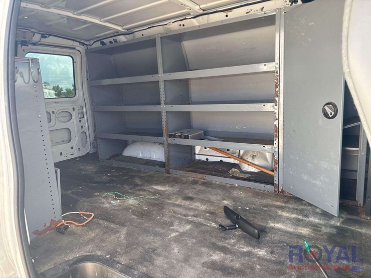 2008-ford-cargo-image-25