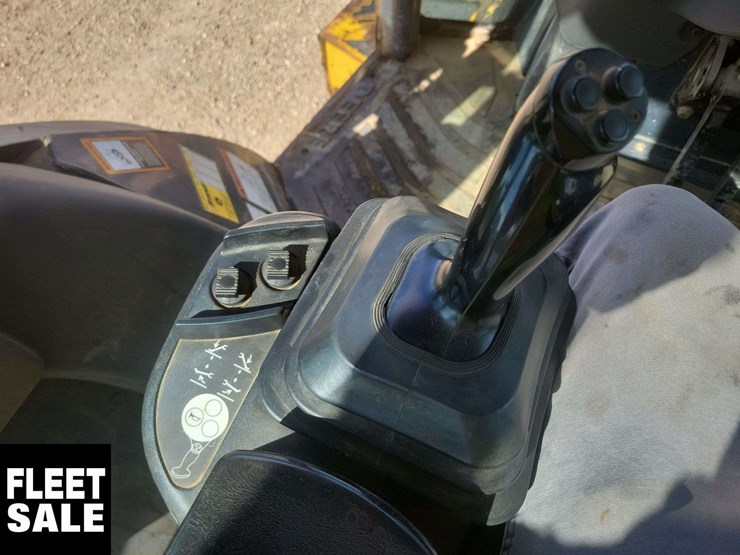 2009-deere-410j-image-12