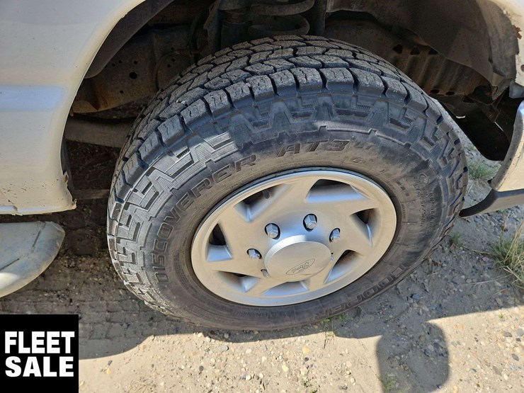 2012-ford-cargo-image-30