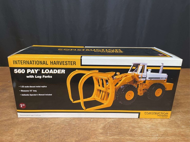 1/25-ih-560-pay-loader-nib-1st-gear-image-11