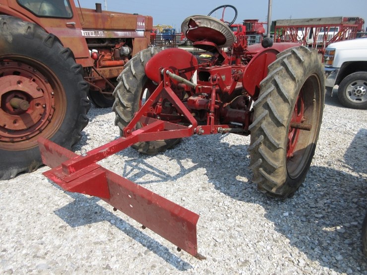 international-harvester-farmall-fc-image-3