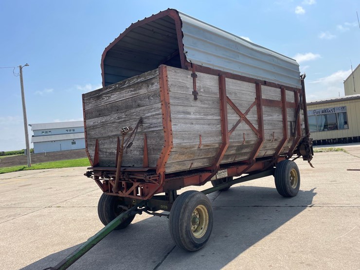 john-deere-1075-image-4