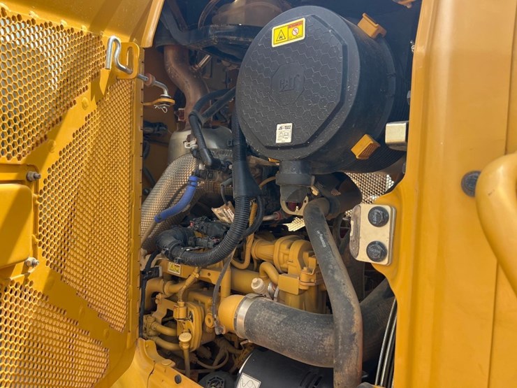 2021-caterpillar-d3-lgp-image-22