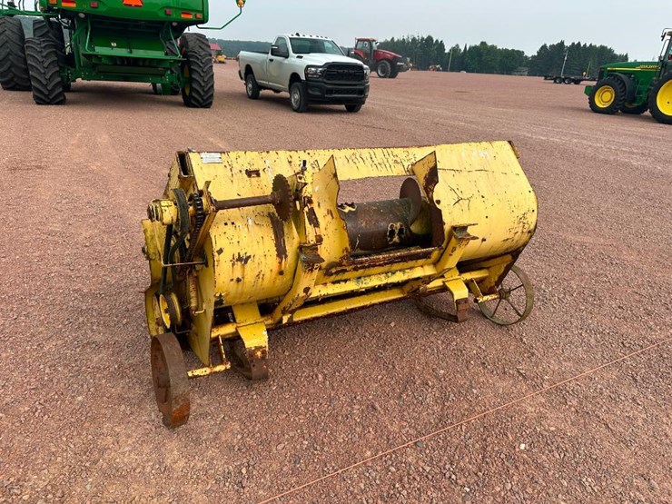new-holland-770w-image-11