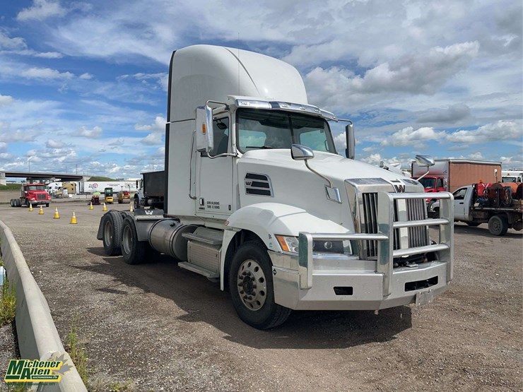 2017-western-star-5700xe-image-16