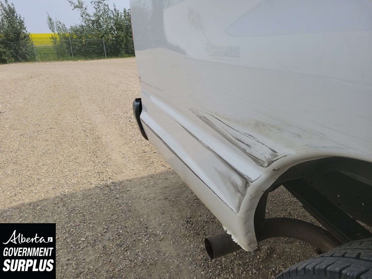 2014-ford-cargo-image-34