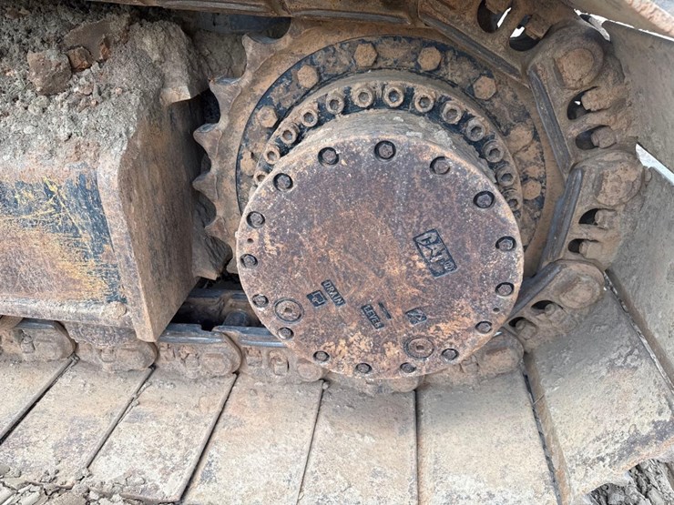 2015-caterpillar-336fl-image-10