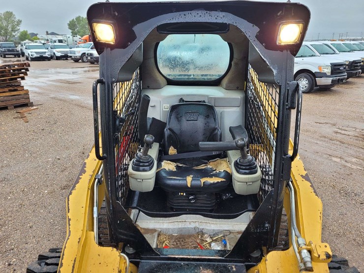 caterpillar-246c-image-8