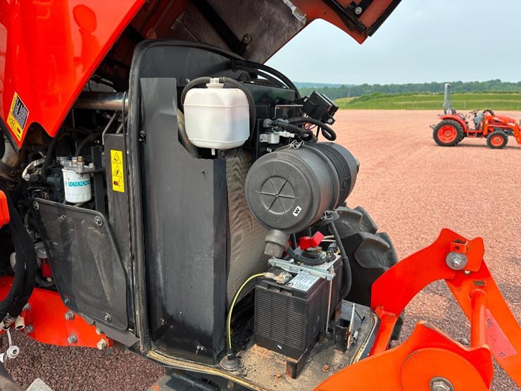 2015-kubota-m110gx-image-46
