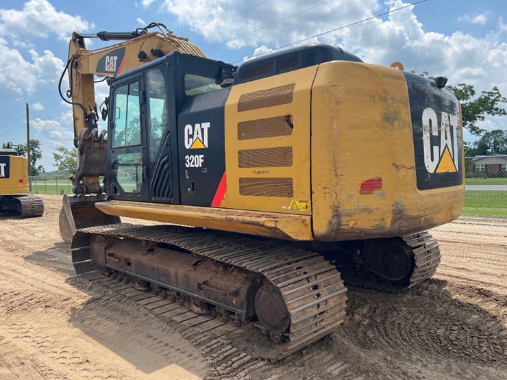 caterpillar-320fl-image-2