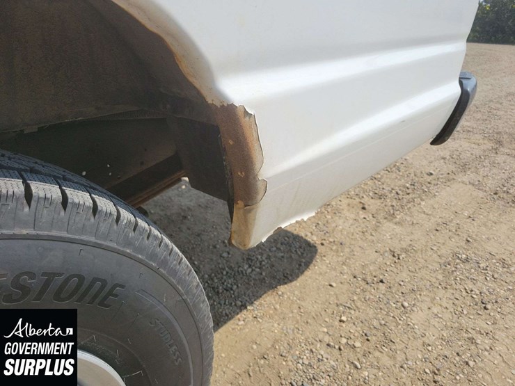 2014-ford-cargo-image-28