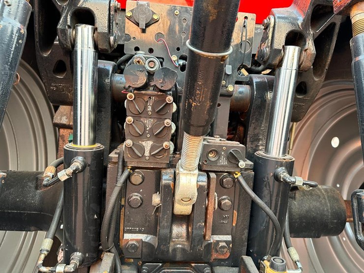 2012-case-ih-magnum-260-image-38