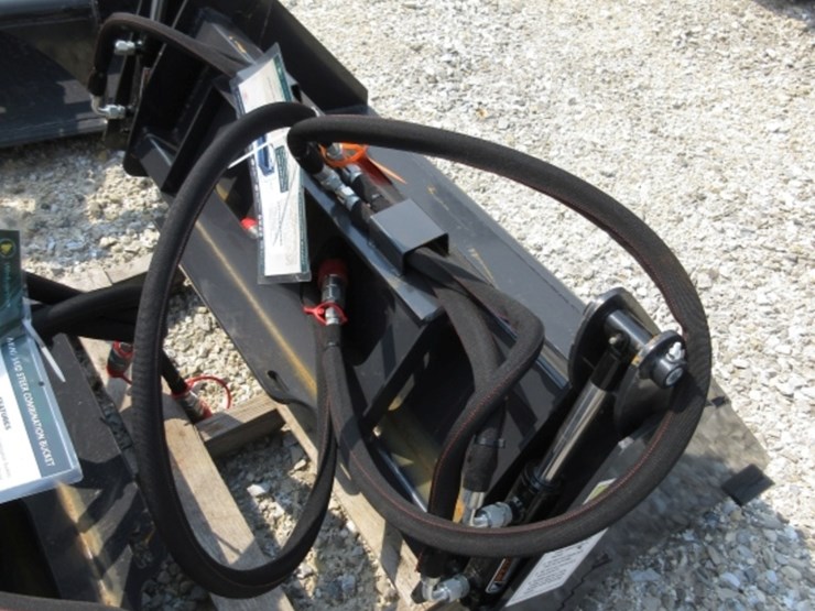 wolverine-mini-skid-steer-combination-bucket-image-3