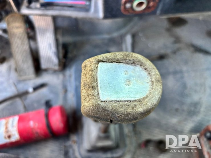 1993-peterbilt-377-image-73