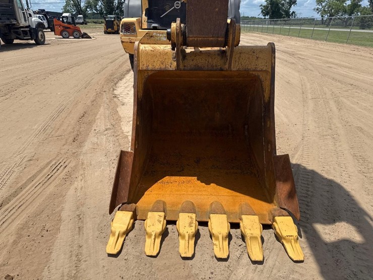 2018-caterpillar-320gc-image-27