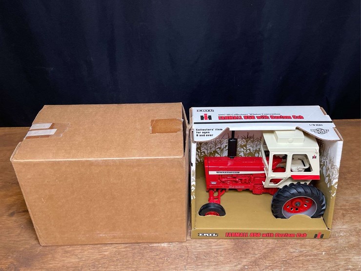 1/16-ih-856-1997-ih-collectors-nib-ertl-image-4