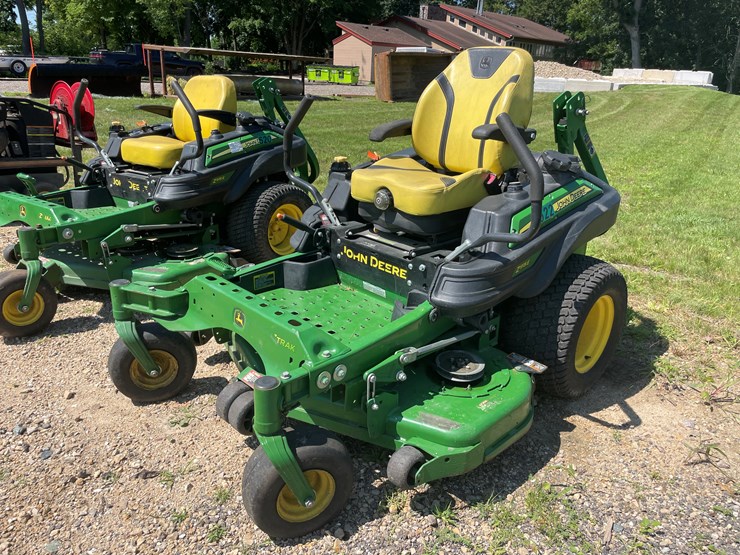 2022-john-deere-la-image-1