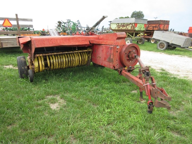 new-holland-273-image-1