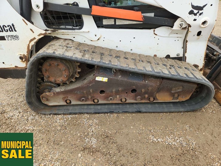 2014-bobcat-t750-image-12