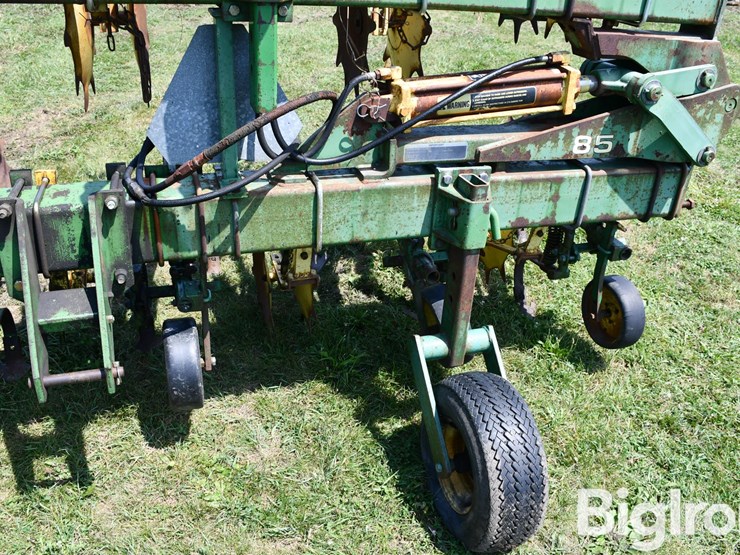 john-deere-85-image-13