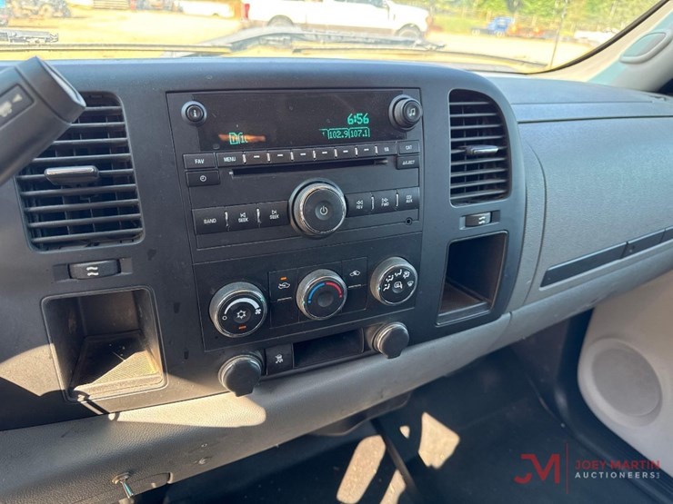 2009-cheverolet-silverado-pickup-truck-image-18