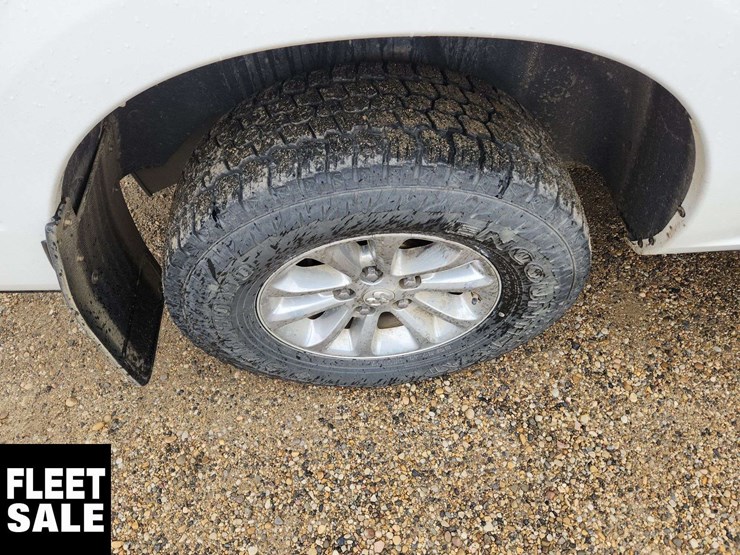 2015-ram-1500-slt-image-21
