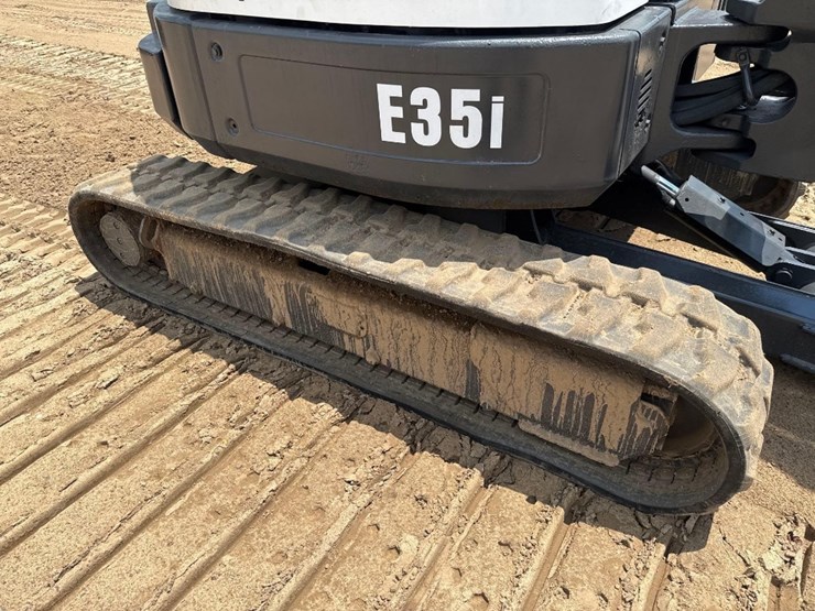 2015-bobcat-e35-image-14
