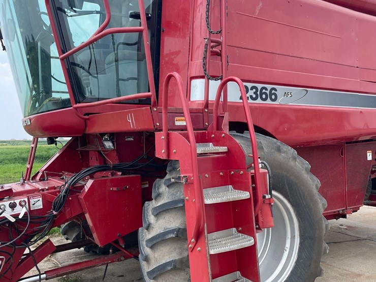 2002-case-ih-2366-image-11