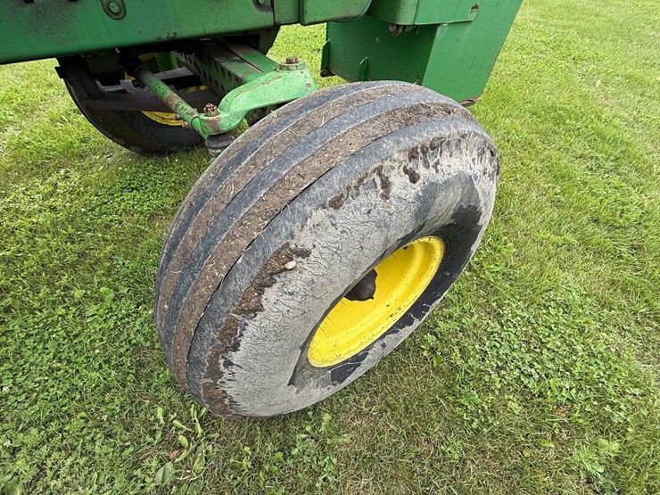 1983-john-deere-4650-image-23