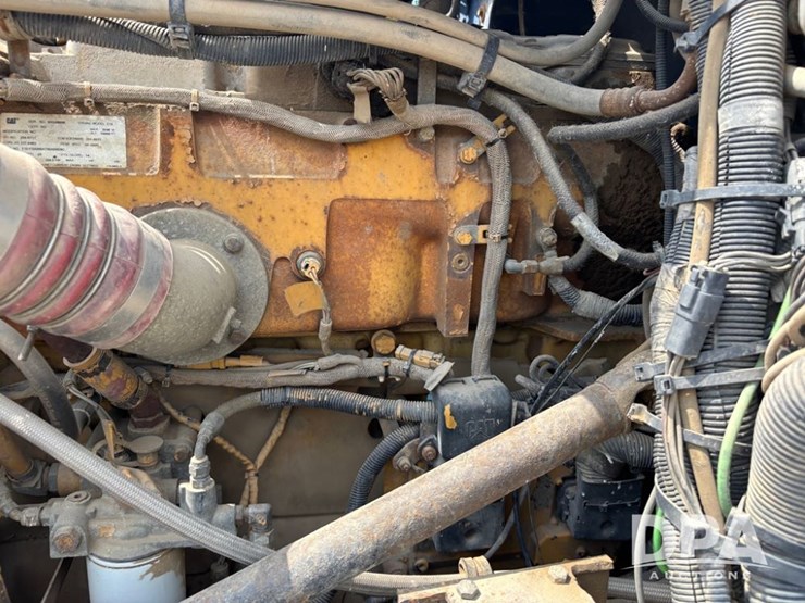 2005-peterbilt-385-image-36