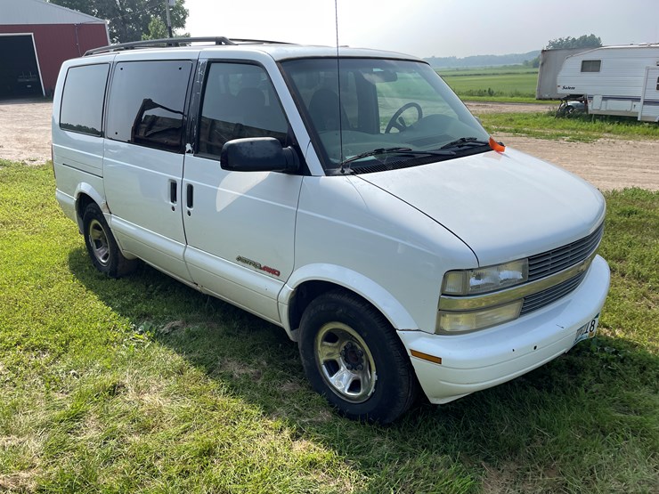 2001-chevrolet-astro-image-4