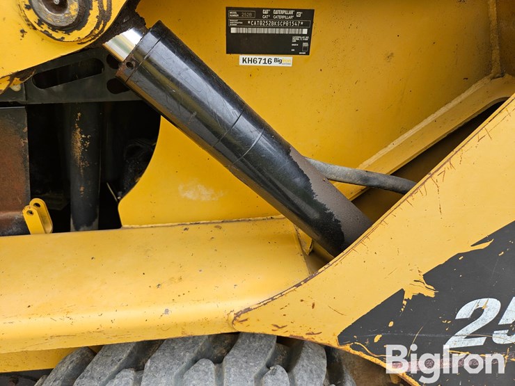 2005-caterpillar-252b-image-10