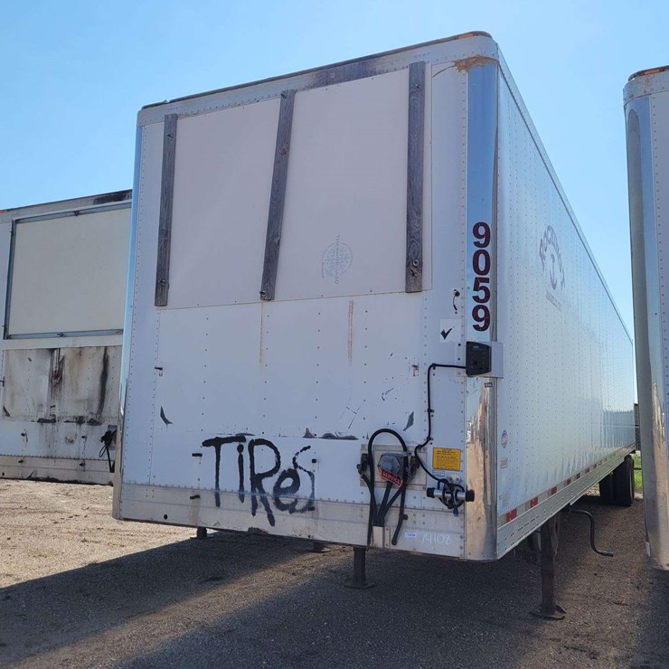 2004 UTILITY REEFER TRAILER