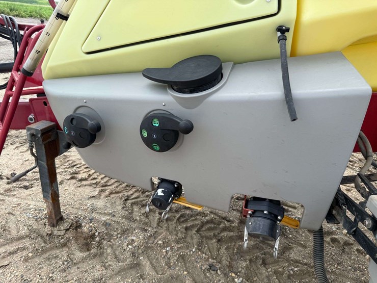 hadri-commander-4400-pull-type-sprayer,-132’-booms,-auto-height-control,-steerable-axle,-john-deere-image-30