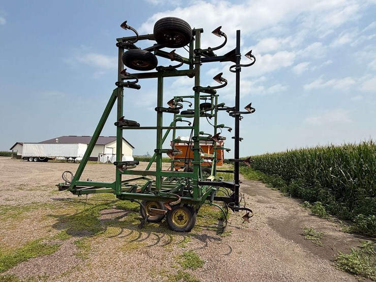 john-deere-1610-image-16