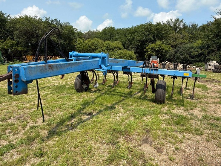 eco-tiger-champ-ii-dmi,-20’,-new-points-fall-of-’25,-tine-leveler,-has-front-discs-that-will-come-wi-image-3
