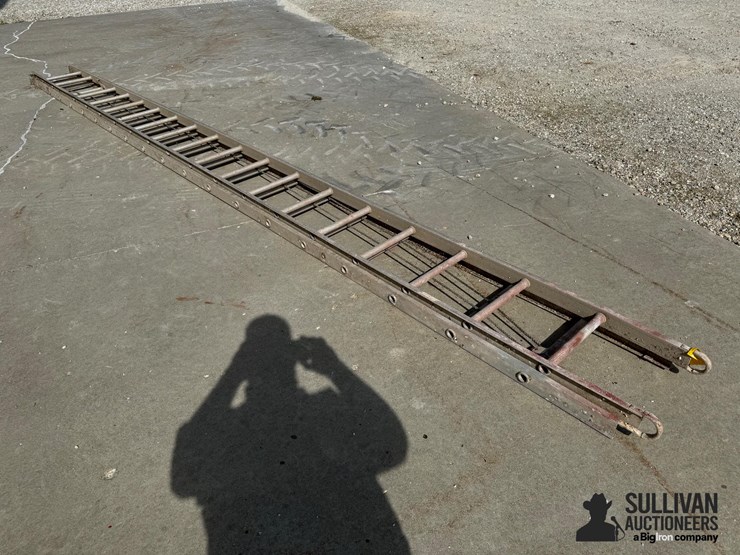 aluminum-40’-extension-ladder-image-3