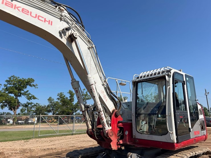 takeuchi-tb2150-image-22